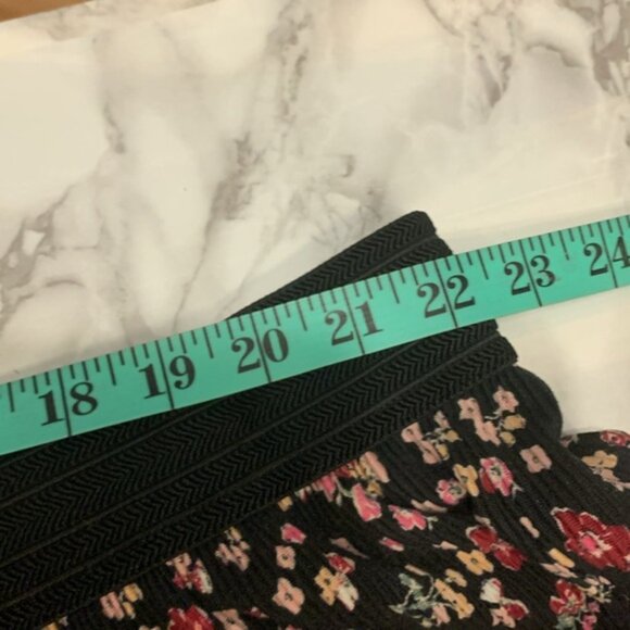 Penningtons Wide Leg Stretch Pleated Floral Culottes Pants - Picture 7 of 8